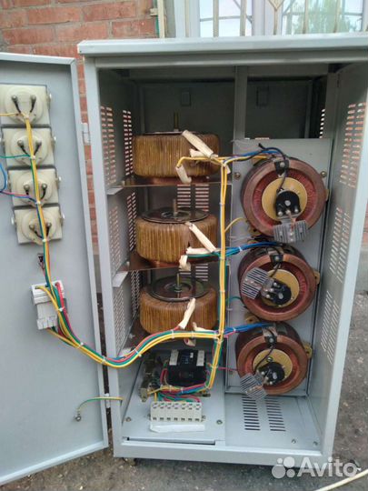 Стабилизатор напряжения 3 х фазный