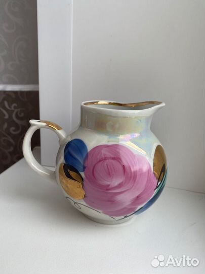 Фарфоровый молочник