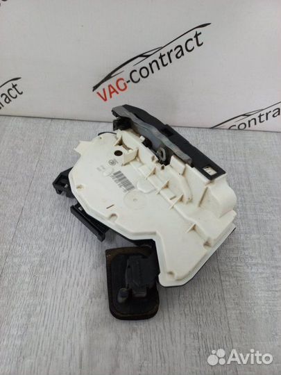 Замок боковой двери задний правый Volkswagen Polo