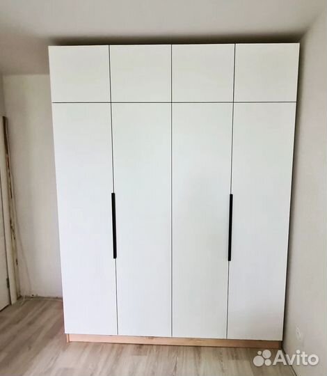 Шкаф распашной с зеркалом