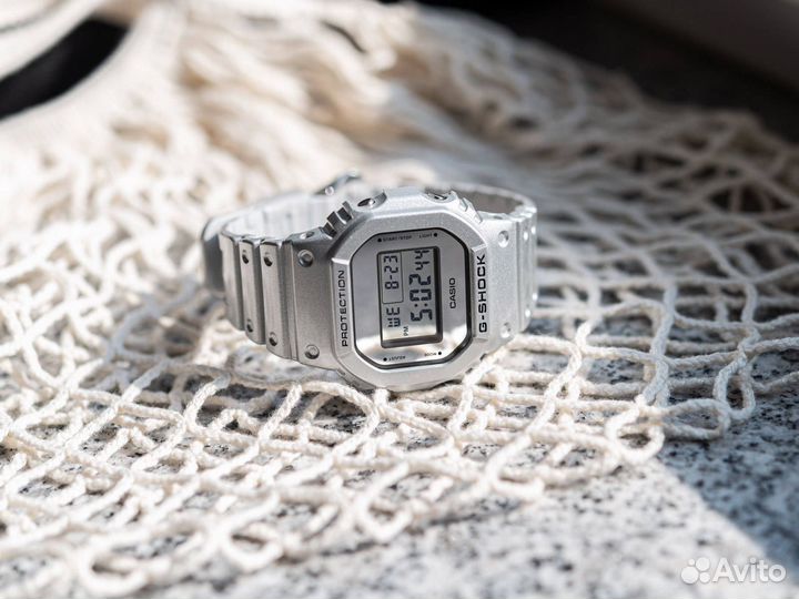 Оригинальные часы Casio G-Shock DW-5600FF-8E