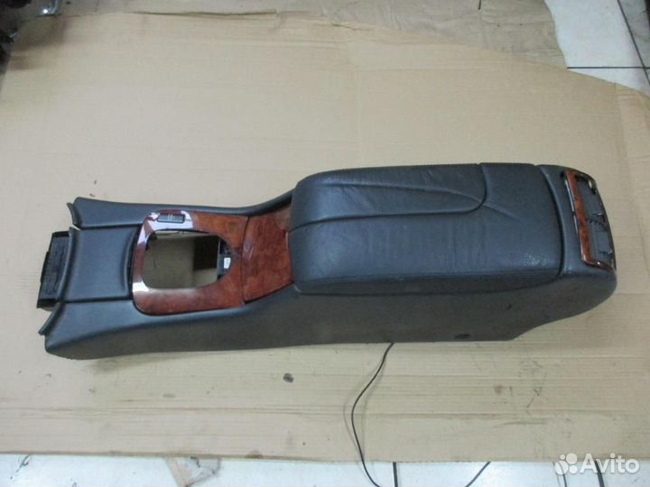 Подлокотник w220 S-class 112.972 3.7 2003