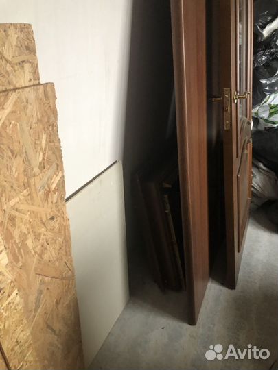 Шкаф платяной