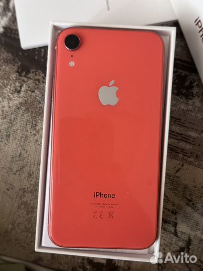 Телефон iPhone XR