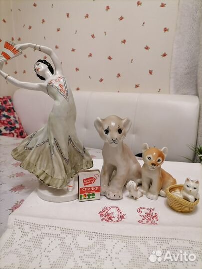 Статуэтки фарфоровые