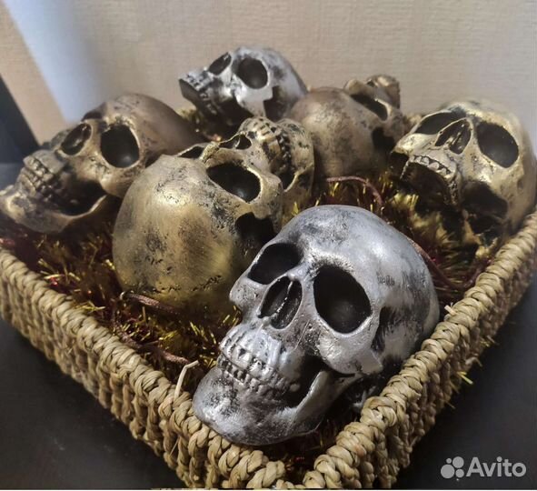 Ёлочные новогодние украшения череп