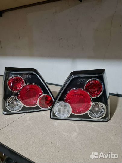 Комплект задних фонарей VW Golf 2