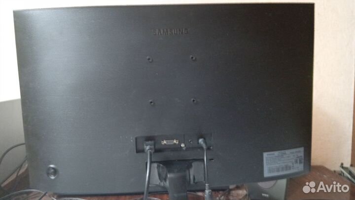 Изогнутый fullHD монитор Samsung C24F390FHI 23.5