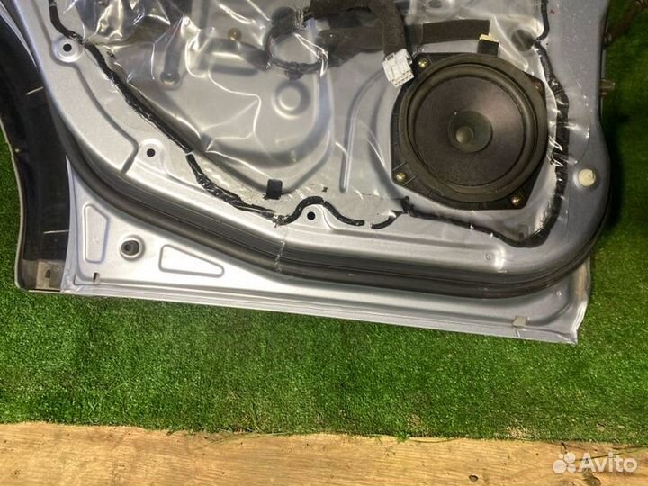 Дверь задняя левая Mitsubishi Outlander CU5W 4G69