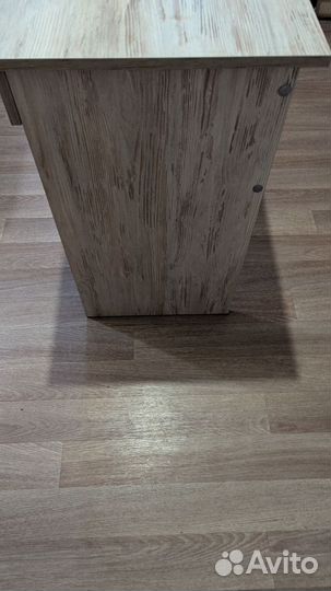 Письменный стол для работы