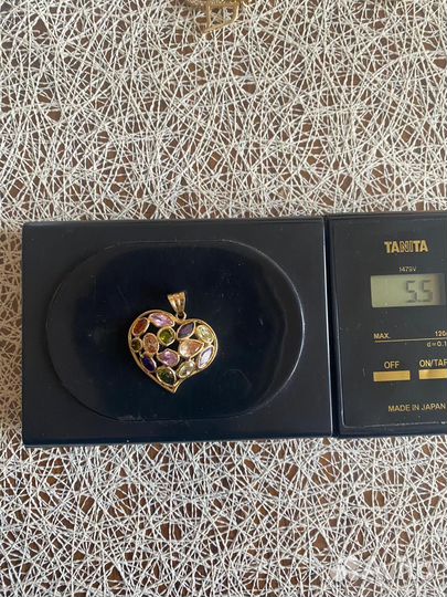 Золотой кулон