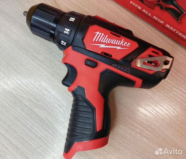 Дрель шуруповерт Milwaukee