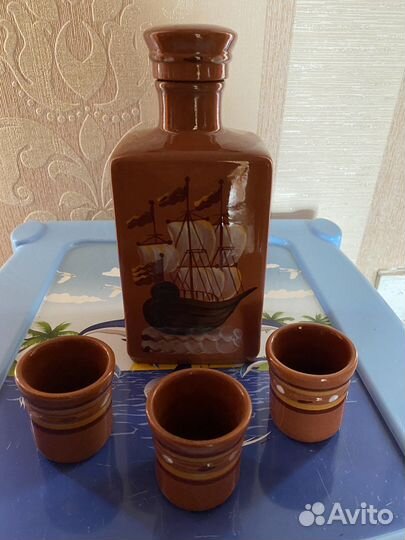 Графин со стаканами