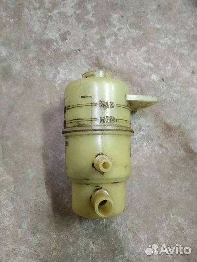 Бачок гур Митсубиси Лансер 10