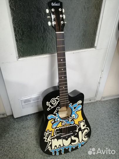 Гитара красивая