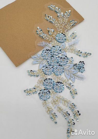 Аппликация нашивка из бисера и пайеток