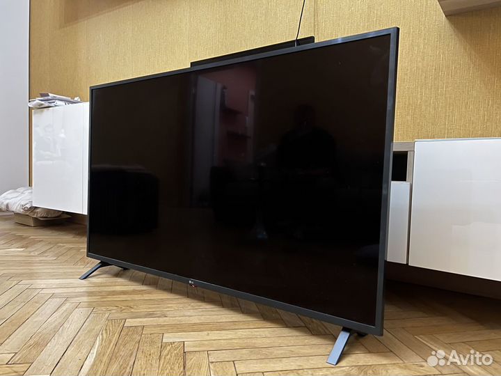 Телевизор LG SMART tv 55