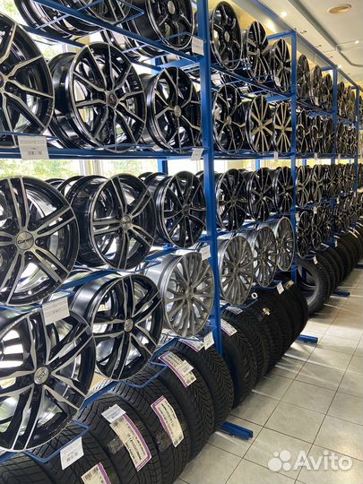 Tourador Winter Pro TSS1 235/60 R18 107T