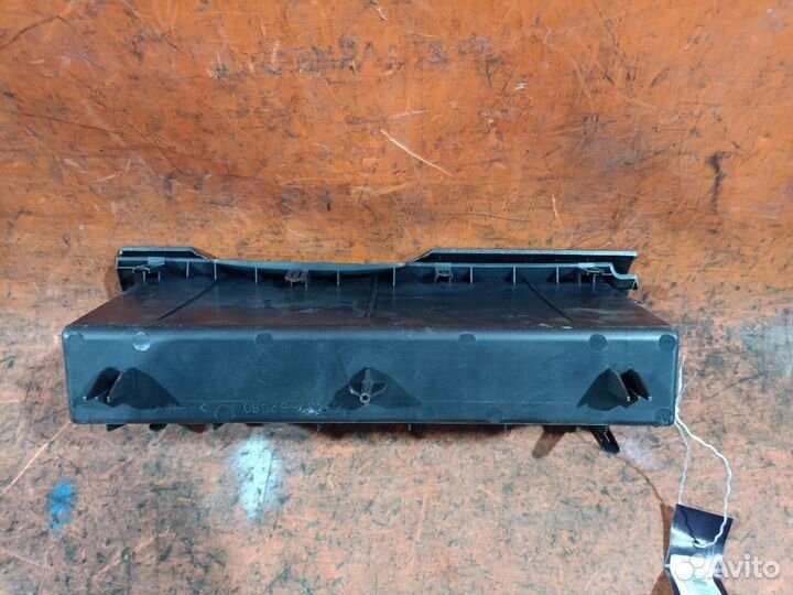 Бардачок Toyota Ractis NCP105