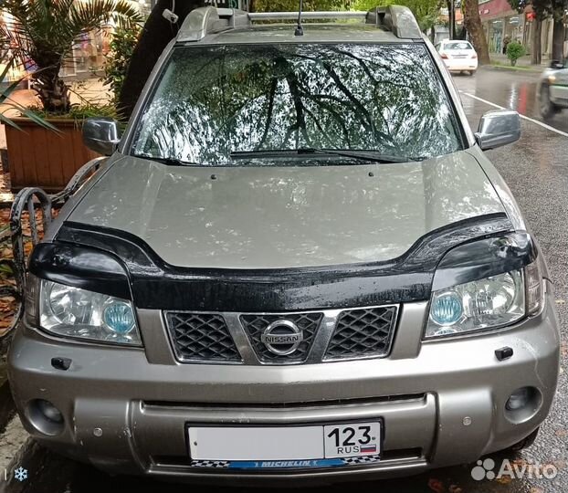 Заднее стекло на Nissan X-Trail T30 Установка 1ч