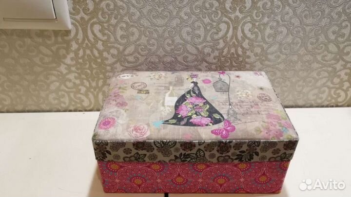 Шкатулки, органайзеры для украшений