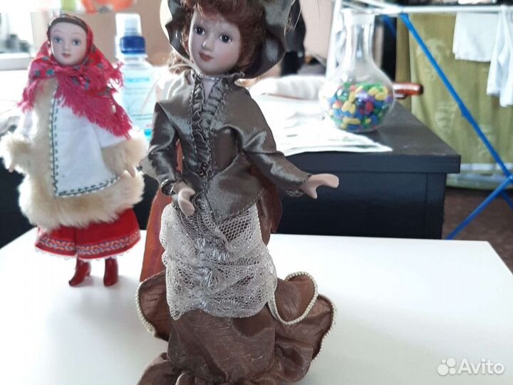 Кукла фарфоровая коллекционная