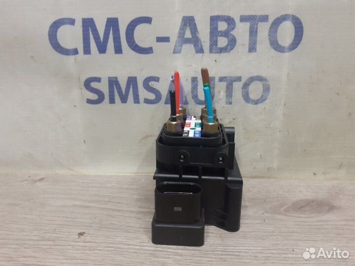 Блок клапанов пневмоподвески Audi A6 Allroad C7