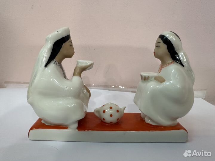 Фарфоровые статуэтки