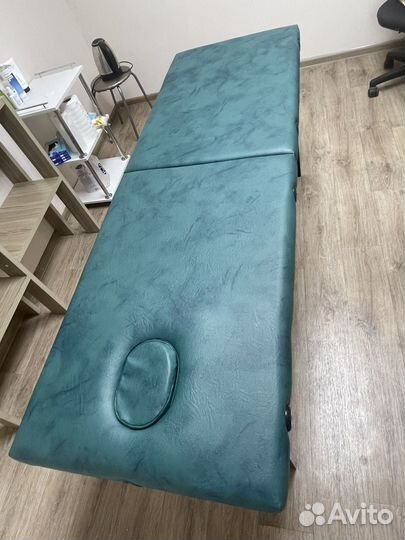 Продам кушетку массажную
