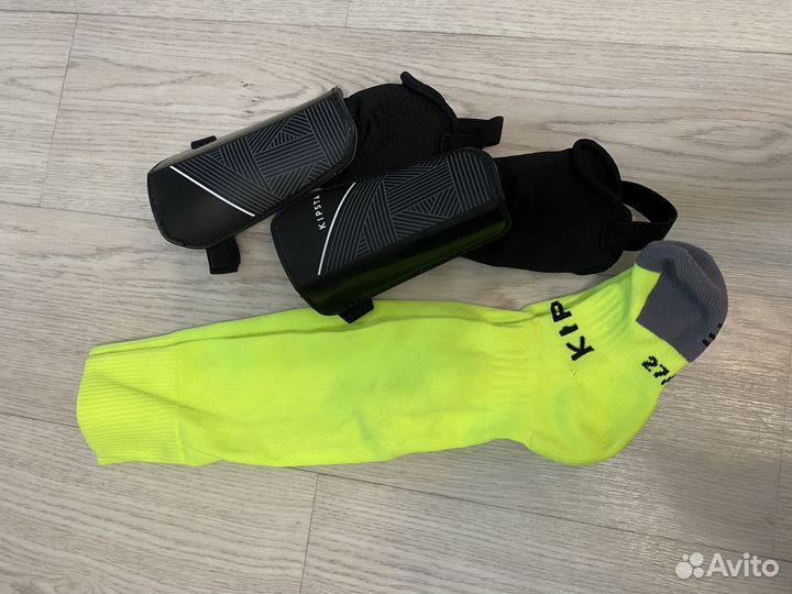 Щитки футбольные Детские Kipsta и гетры