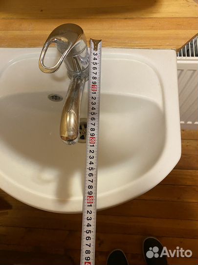 Тумба и шкаф с раковиной и зеркалом