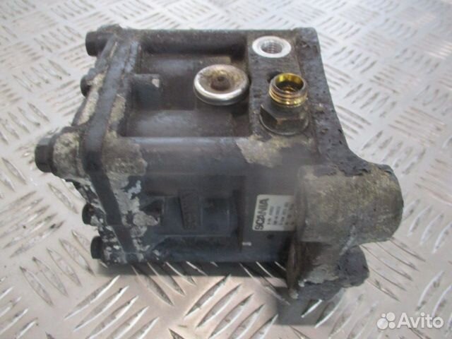 Блок клапанов горного тормоза Scania 1856310