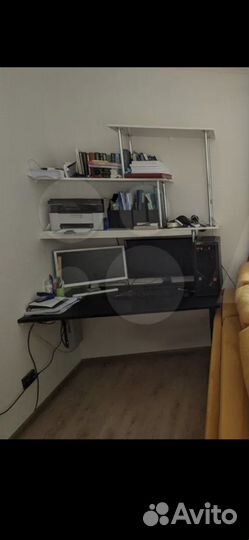 Стол с полками