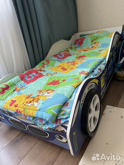 Кровать машина с колесами