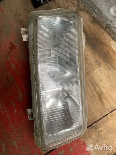 Фара передняя правая на volkswagen Passat B4