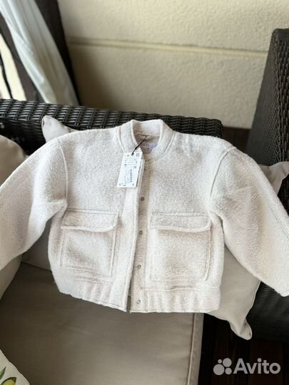Бомбер для девочки zara