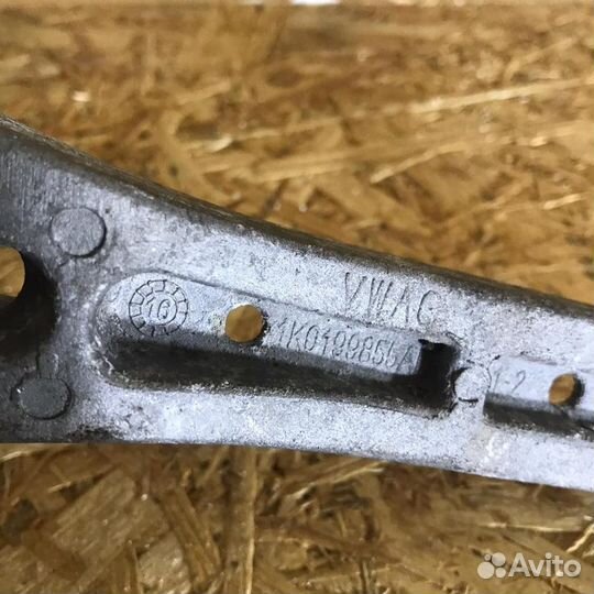 Кронштейн двигателя Volkswagen Jetta 6 CPR 2017