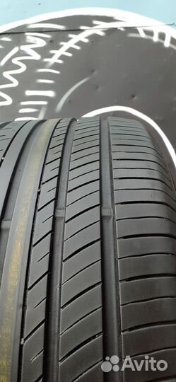 Yokohama Advan dB V552 245/45 R17