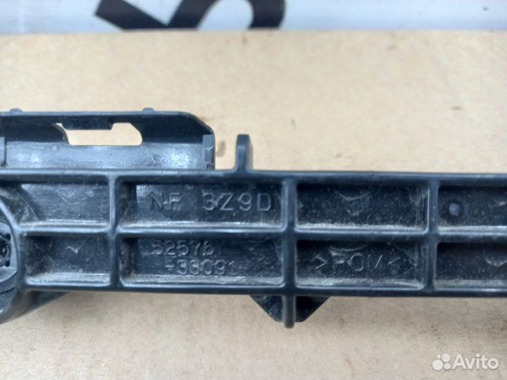 Крепление бампера заднее левое Toyota Camry 50