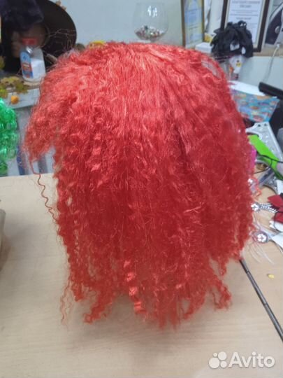 Парик цветной