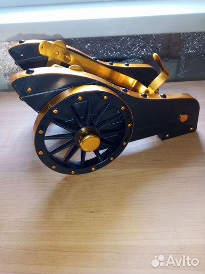 Декоративная подставка для бутылки