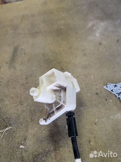 08-15 Меган 3 тросик двери замка Megane 3