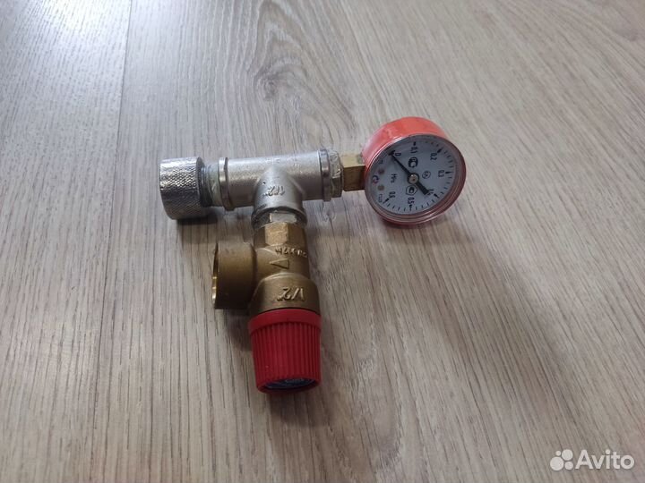 Шпунт аппарат с манометром и гайкой 5/8