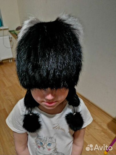 Шапка для девочки и варежки (мех)