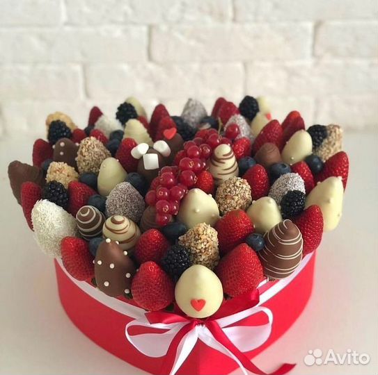 Букет из клубники в шоколаде/ Доставка 24 ч