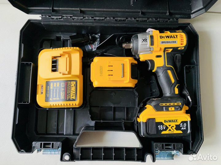 Гайковерт Dewalt бесщеточный