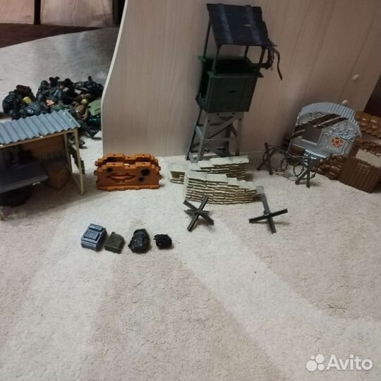 Военные солдаты фирм Lanard Chop May