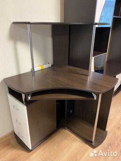 Компьютерный стол