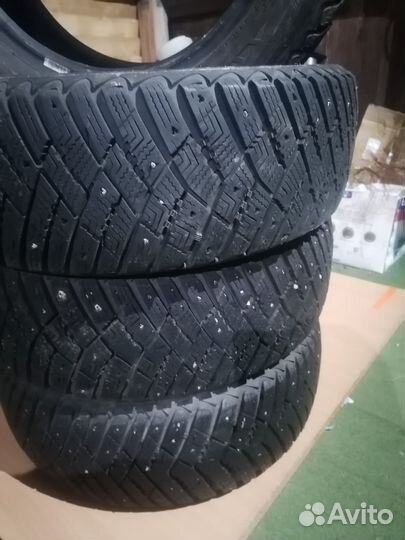Goodyear Ultragrip Ice Arctic 205/60 R16