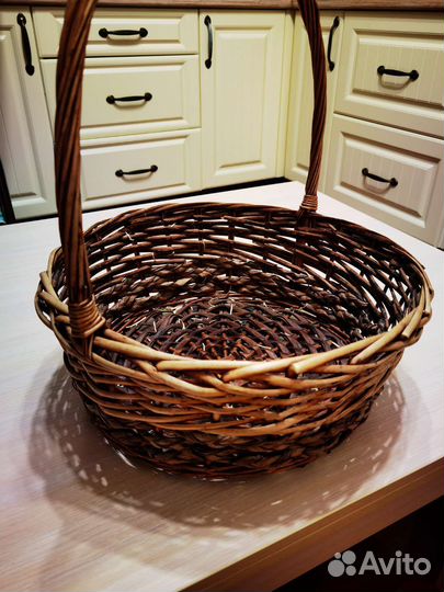 Корзина плетеная с ручкой